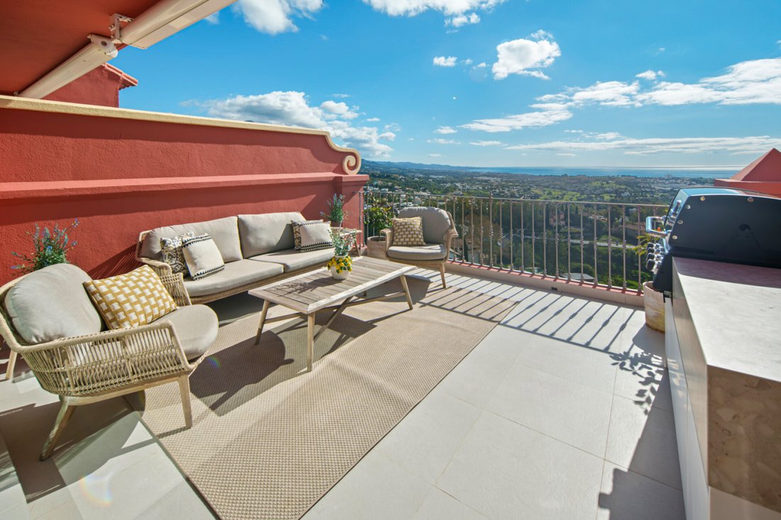 Penthouse in Benahavis, Andalusia, Spain 5 - 18079026