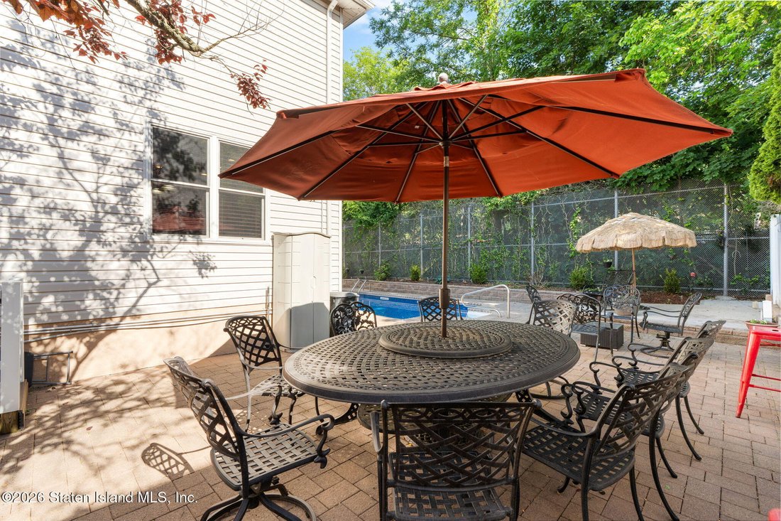 House in Staten Island, NY, United States 4 - 18071408