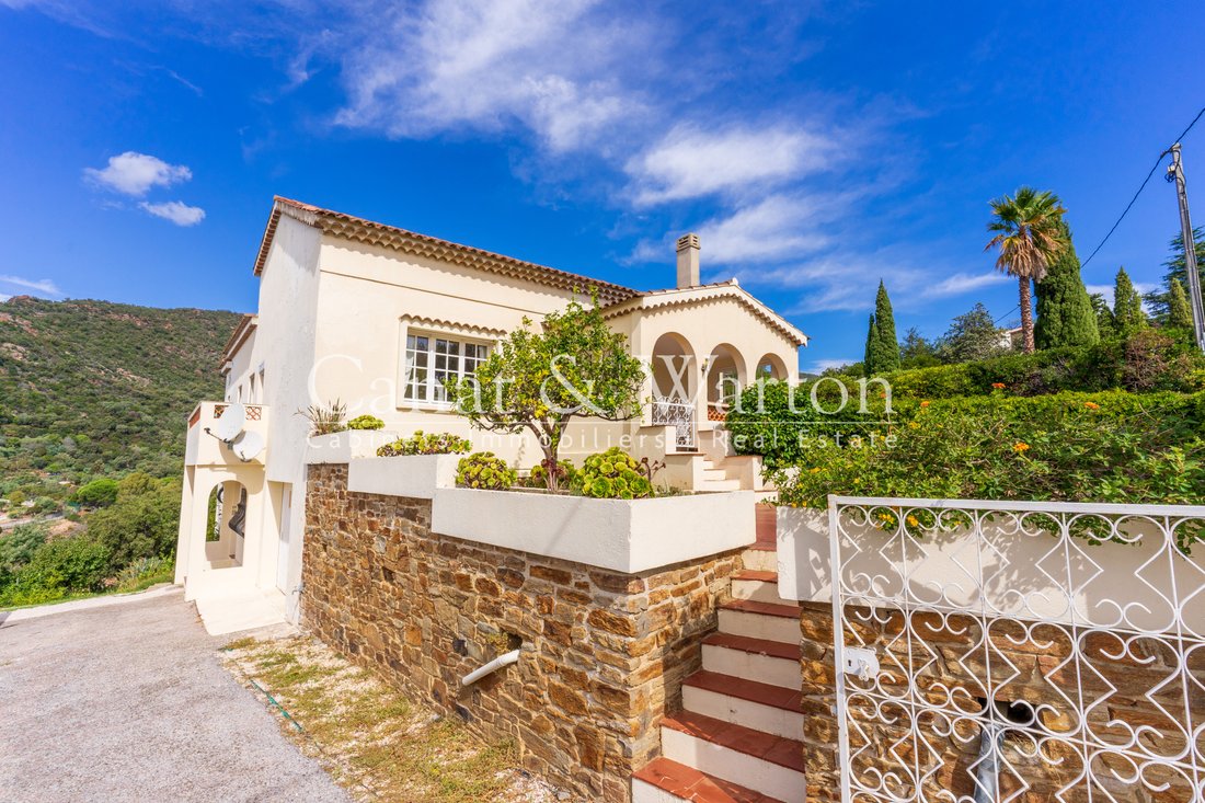 Villa in Rayol-Canadel-sur-Mer, Provence-Alpes-Côte d'Azur, Frankreich 1 - 15798651