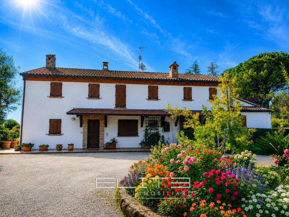 Villa in Agugliano, Marche, Italy 1 - 18077163