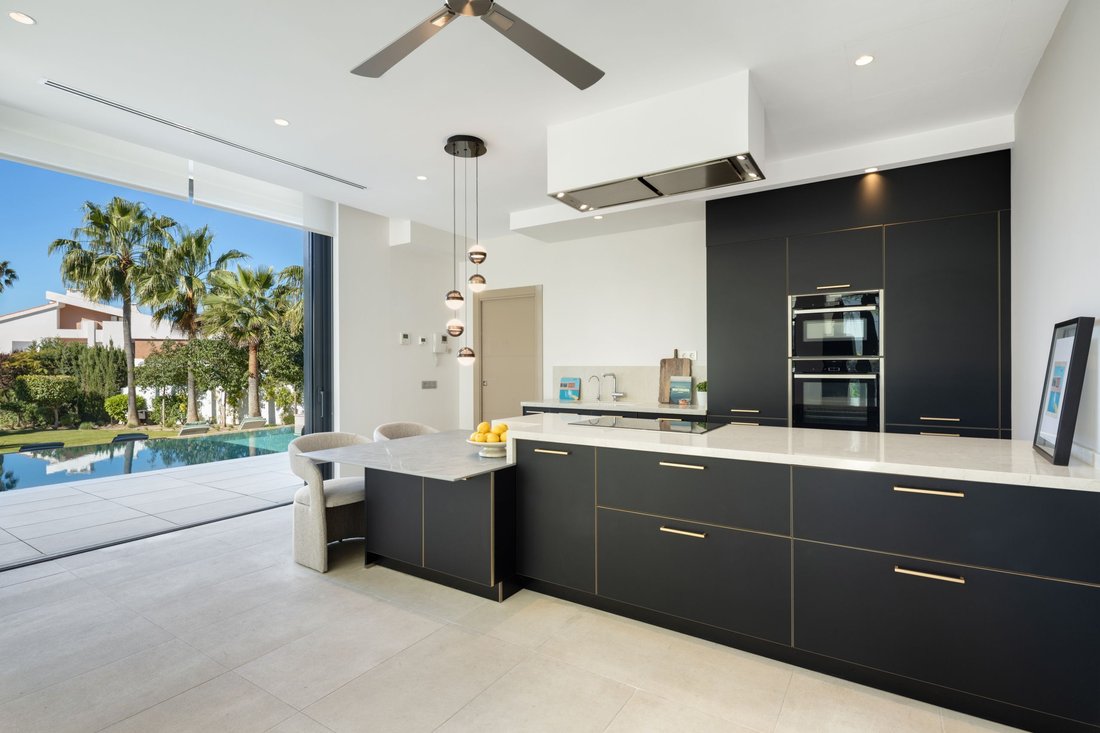Villa in Puerto Banus, Marbella, Spain 4 - 18072826