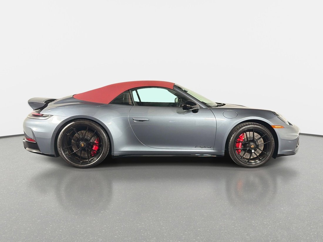 Cabriolet in Pompano Beach, FL, United States 2 - 18077114
