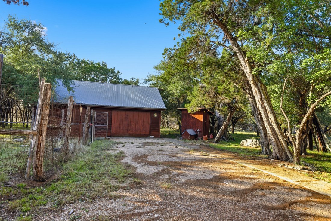Farm Ranch in Round Mountain, Texas, United States 5 - 18077835