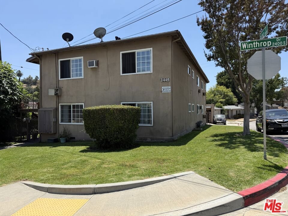 Alhambra, California, United States 1 - 18074836