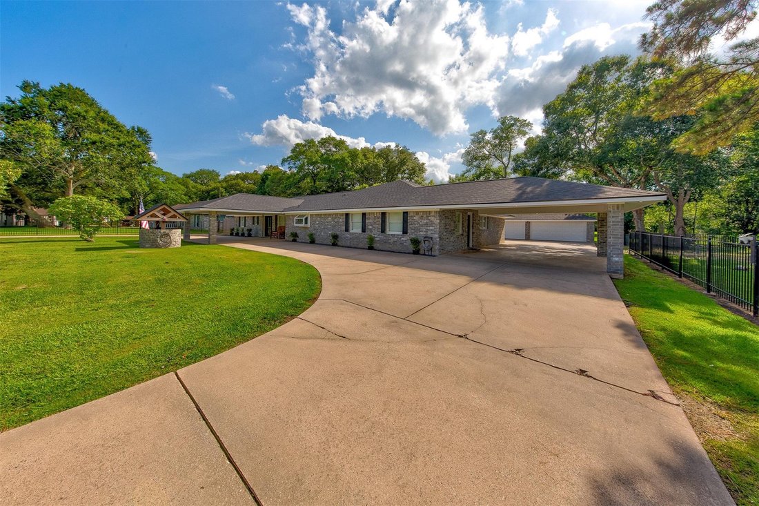 House in Manvel, Texas, United States 2 - 18079272