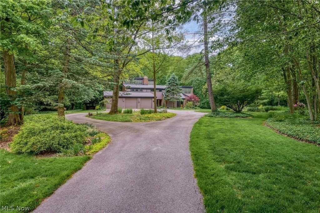 House in Novelty, Ohio, United States 2 - 18078147