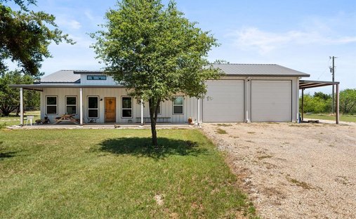 House in Blum, Texas, United States 1