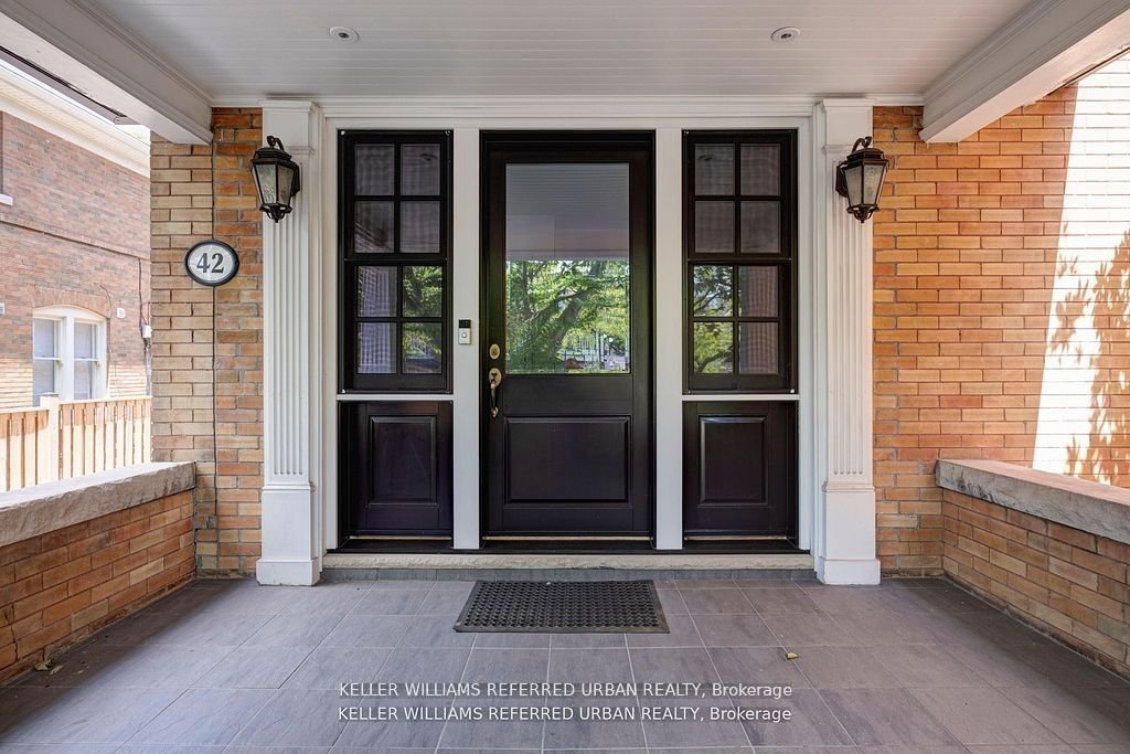 House in Toronto, Ontario, Canada 3 - 18076027