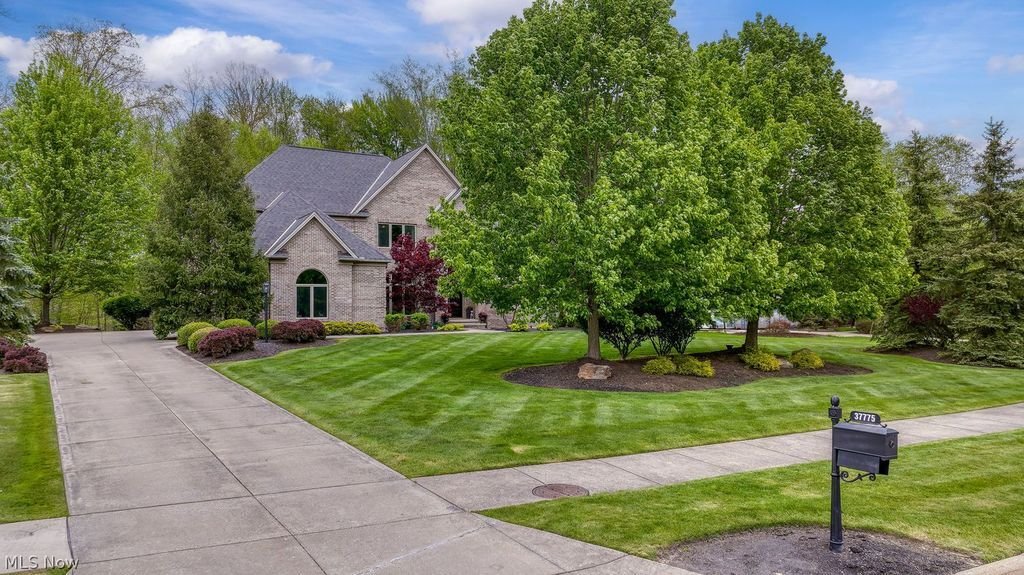 House in Solon, Ohio, United States 4 - 18078136