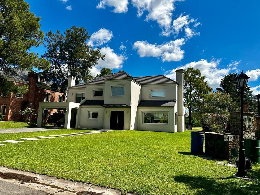 House in Esteban Echeverría, Buenos Aires Province, Argentina 5 - 18073333