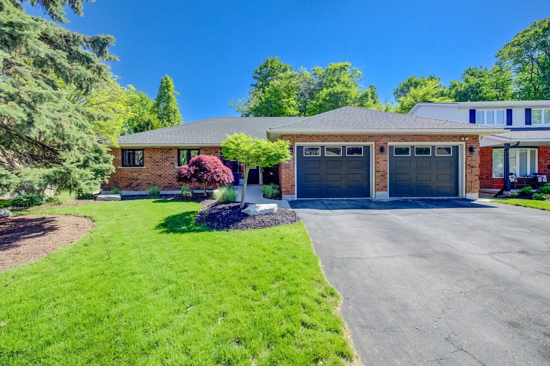 House in Waterloo, Ontario, Canada 1 - 18076545
