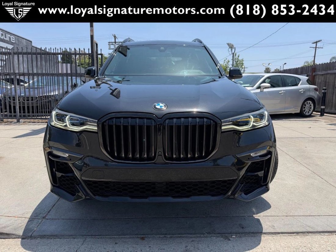 Suv in Van Nuys, CA, United States 2 - 18073751
