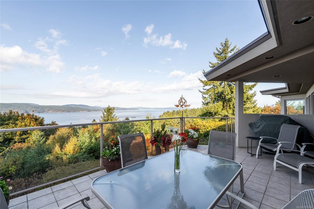 House in North Saanich, British Columbia, Canada 5 - 18076674