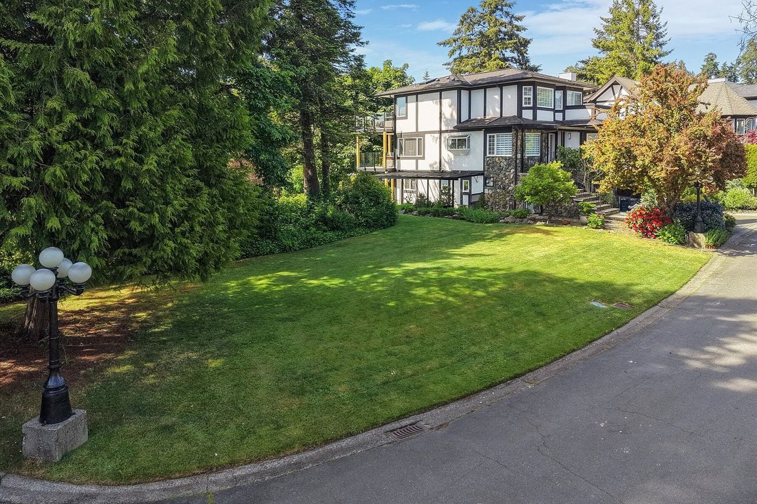Condo in View Royal, British Columbia, Canada 1 - 18071138