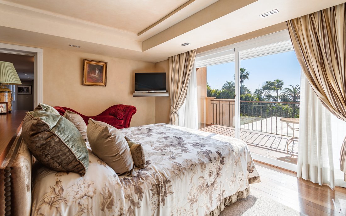 Villa in Estepona, Andalusia, Spain 4 - 18079417
