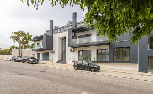 Apartment in Charneca de Caparica e Sobreda, Setubal, Portugal 1