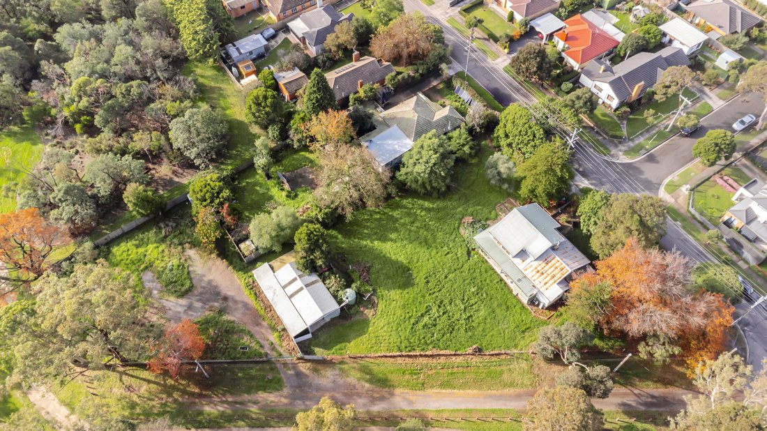 House in Dandenong, British Columbia, Canada 2 - 18078152