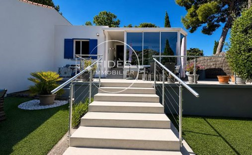 House in La Panouse, Marseille, Provence-Alpes-Côte d'Azur 1