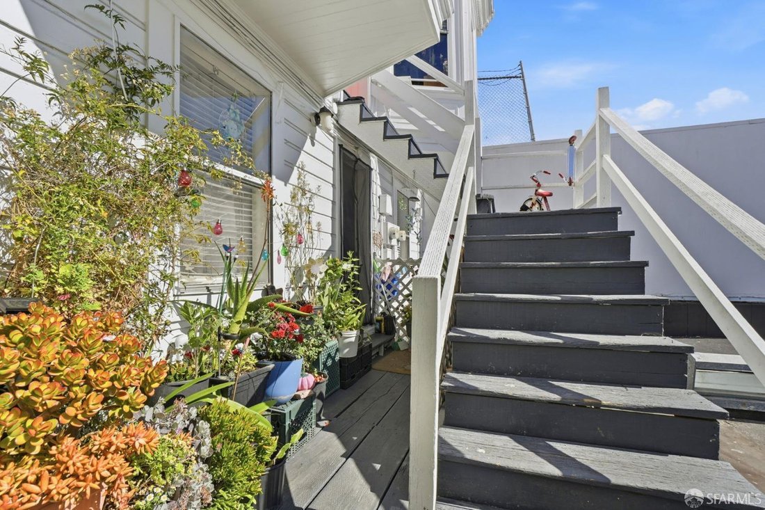 San Francisco, California, United States 5 - 18074648