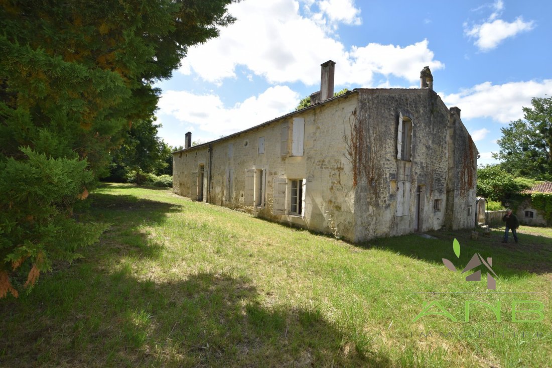 House in Saint-Martial-de-Vitaterne, Nouvelle-Aquitaine, France 1 - 18032713