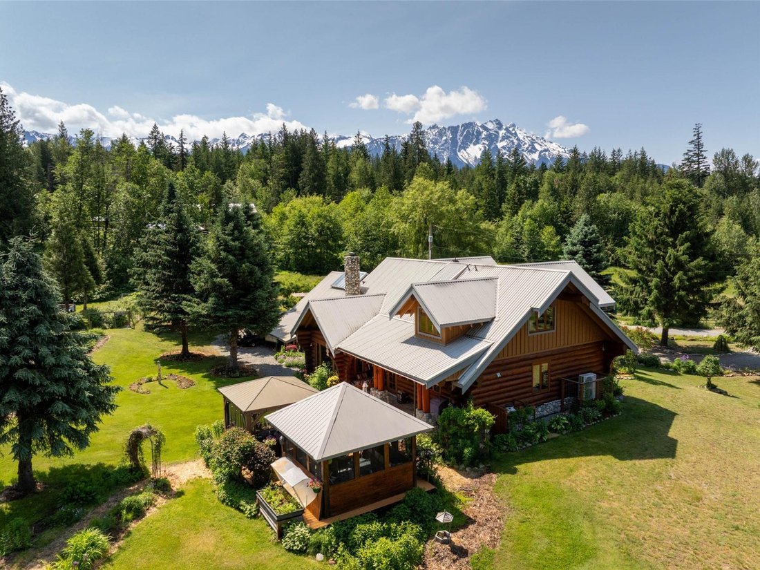House in Owl Creek, British Columbia, Canada 1 - 18077757