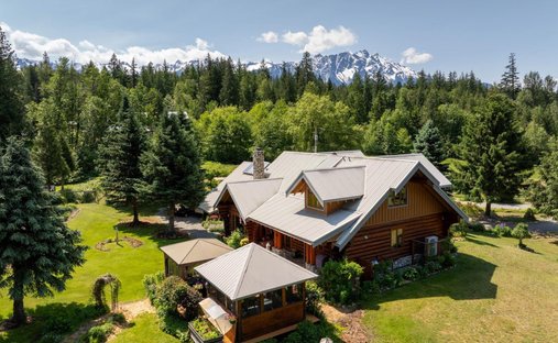 House in Owl Creek, British Columbia, Canada 1