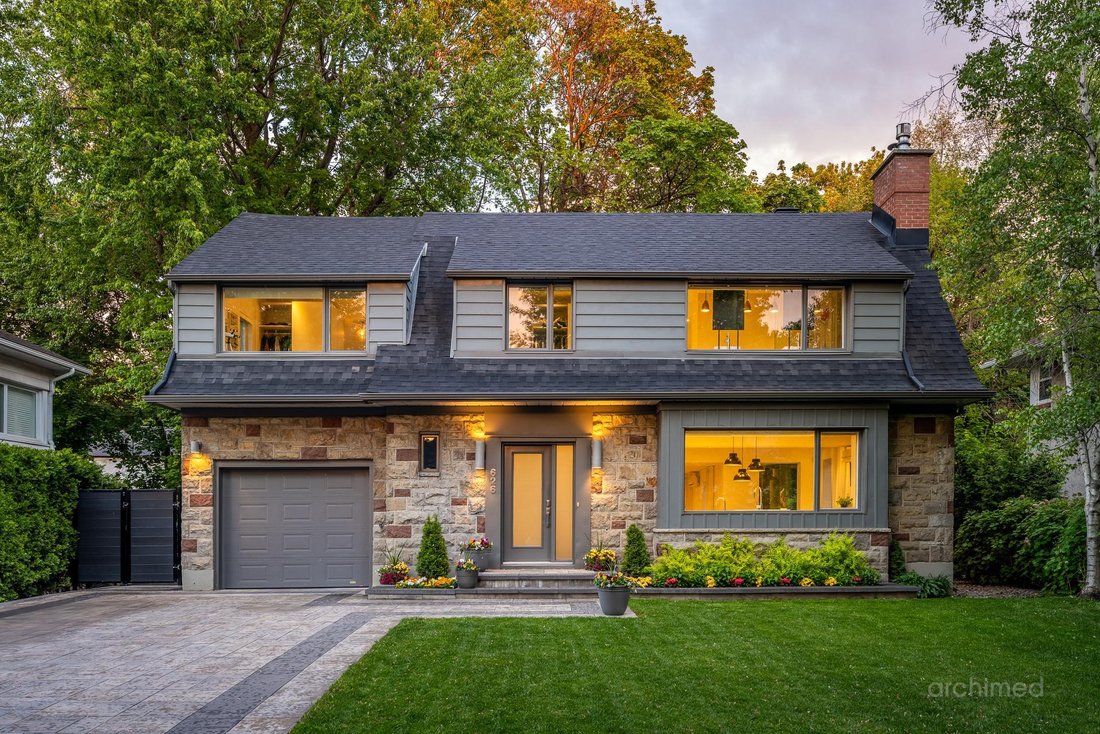 House in Mount Royal, Quebec, Canada 2 - 18072976