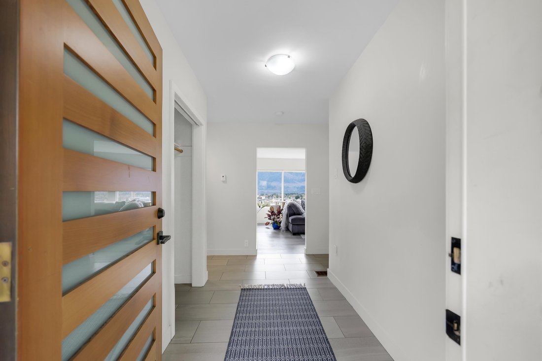 House in Squamish, British Columbia, Canada 2 - 18076629