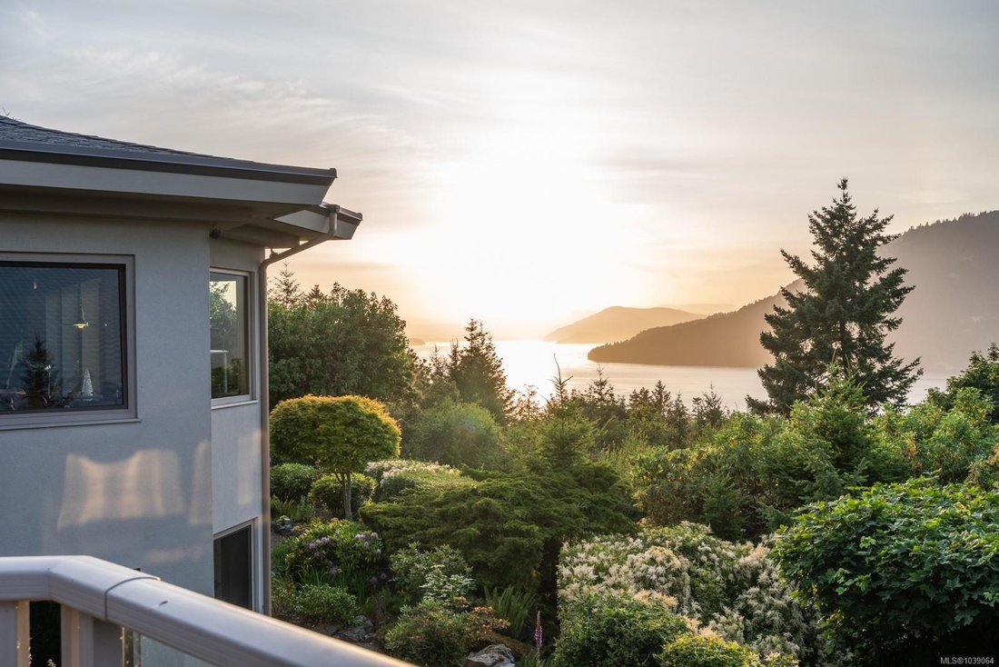 House in North Saanich, British Columbia, Canada 3 - 18076674