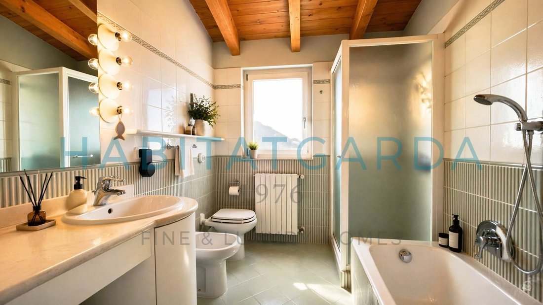 Apartment in Salo, Lombardy, Italy 5 - 18077832