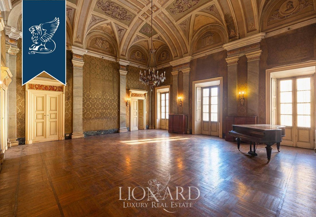 Villa in Center, Cremona, Lombardy 1 - 18077113