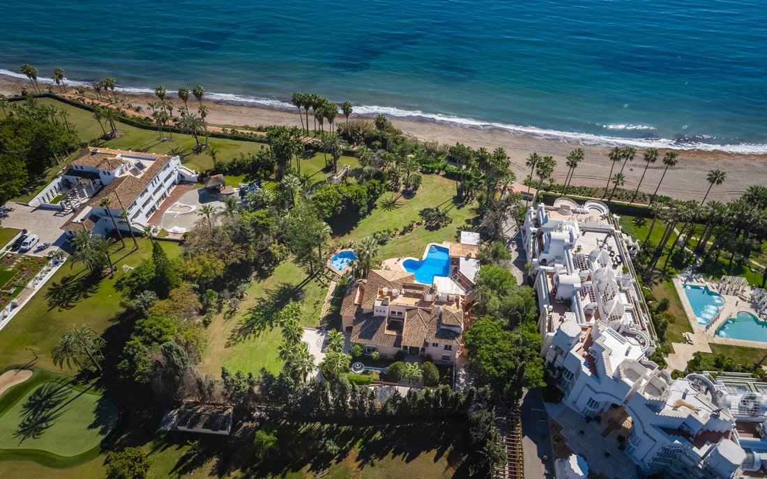 Villa in Estepona, Andalusia, Spain 1 - 18079417