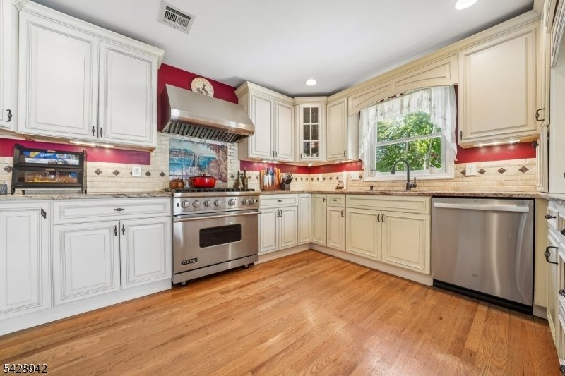 House in Springfield Township, New Jersey, United States 1 - 18072077