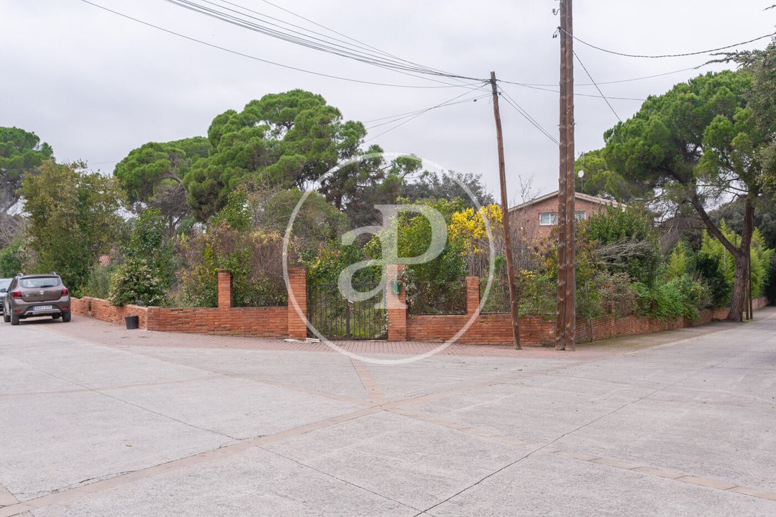 Land in Sant Cugat del Valles, Catalonia, Spain 1 - 18079292
