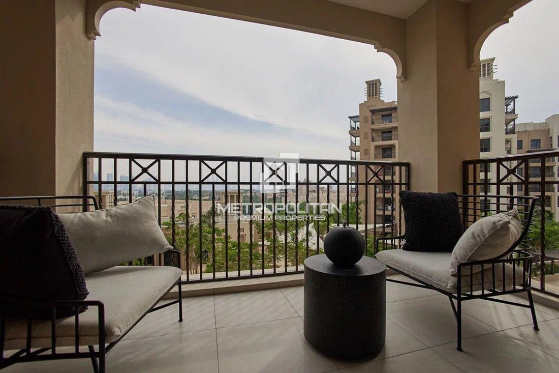Apartment in Umm Suqeim, Dubai, United Arab Emirates 1 - 18073375
