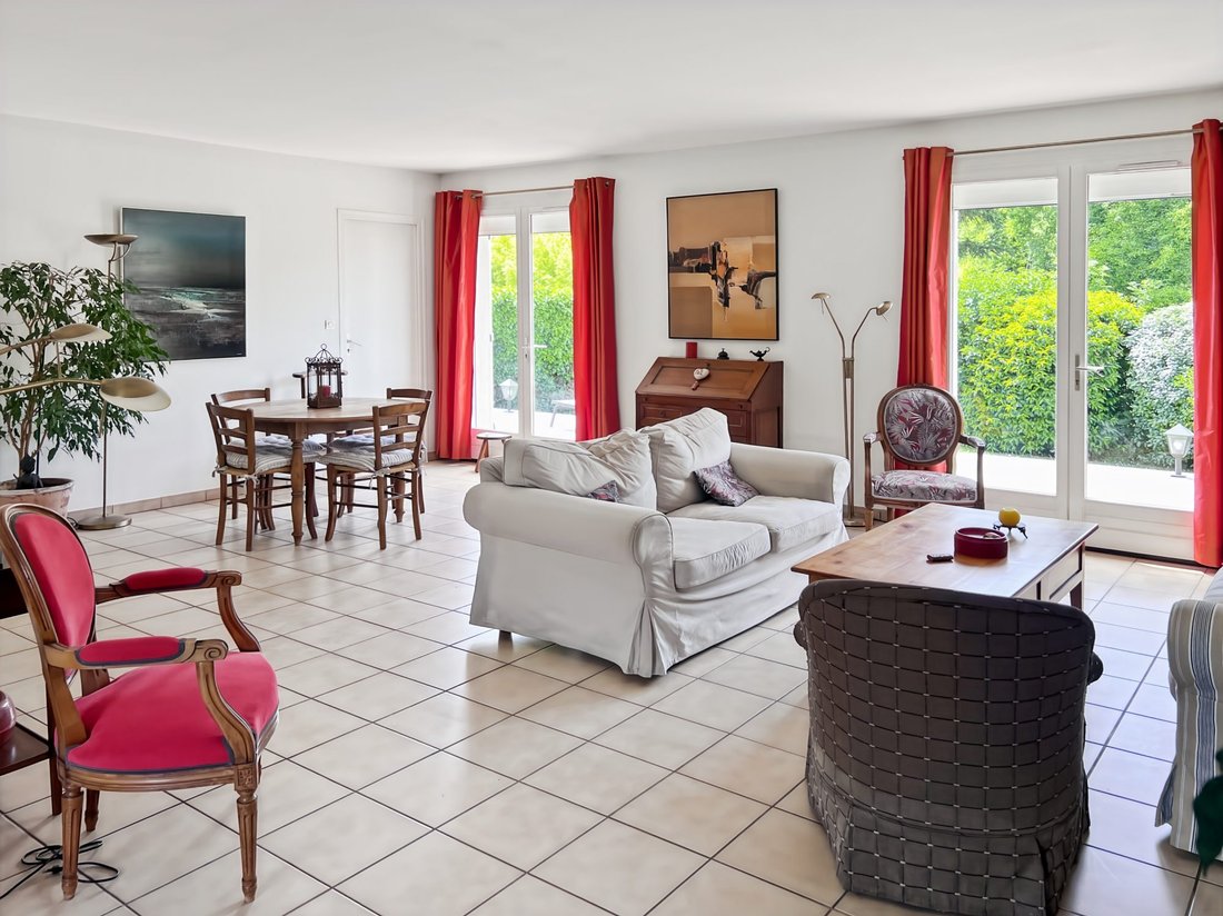 House in Le Village, Elancourt, France 4 - 18072439