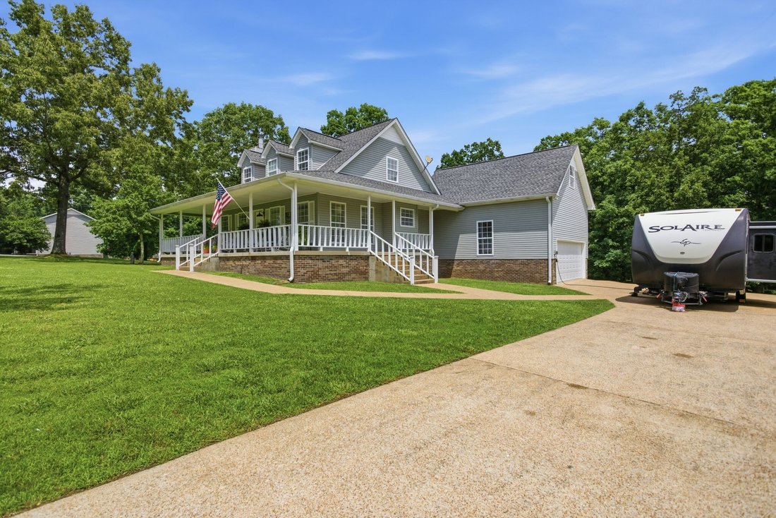 House in Hohenwald, Tennessee, United States 1 - 18078565