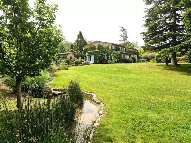 Maison à Châteauneuf-Grasse, Provence-Alpes-Côte d'Azur, France 3 - 15723018