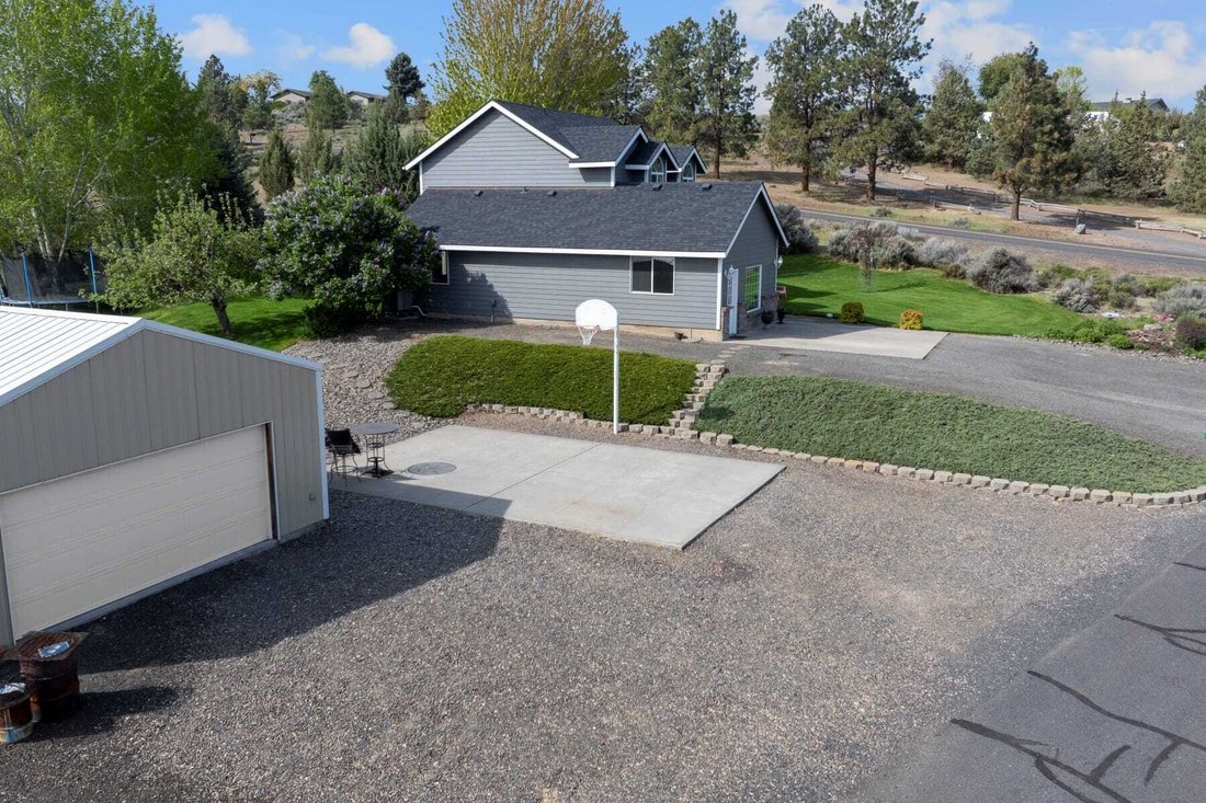 House in Madras, Oregon, United States 3 - 18074210