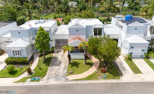Townhouse in Vega Alta, Vega Alta, Puerto Rico 1