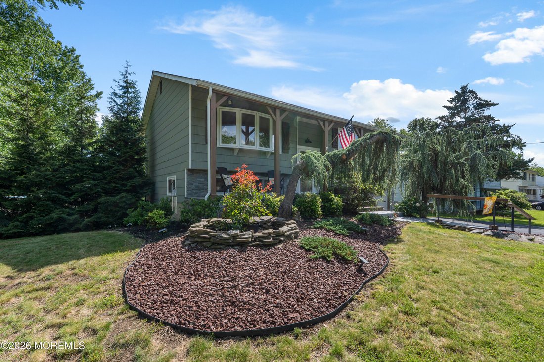House in Manalapan Township, New Jersey, United States 3 - 18078396