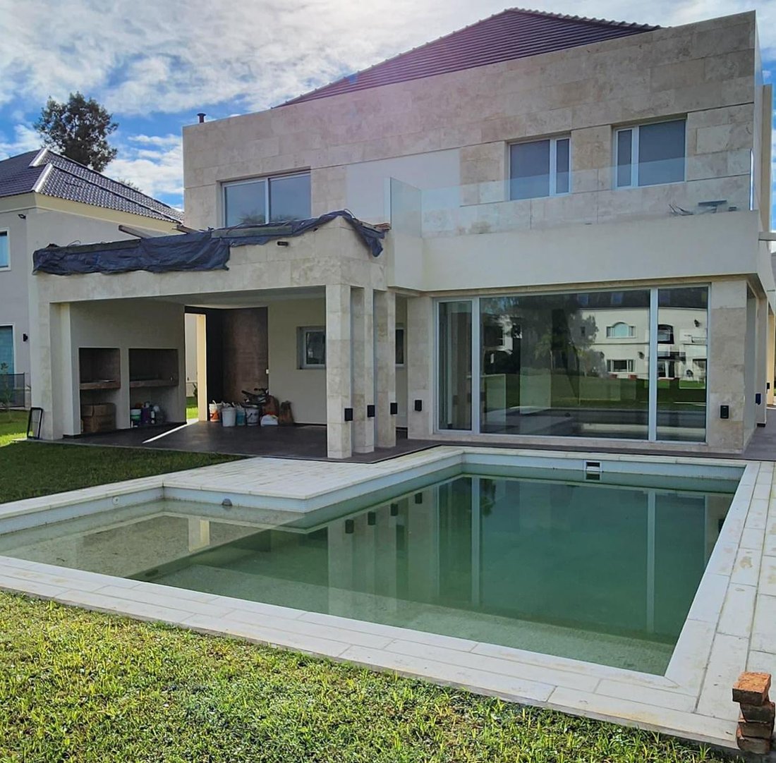 House in Esteban Echeverría, Buenos Aires Province, Argentina 2 - 18073330