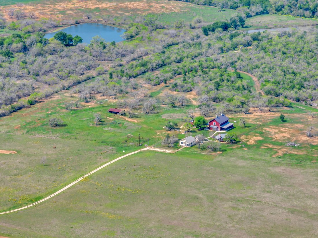 Farm Ranch in Saint Hedwig, Texas, United States 1 - 18077887