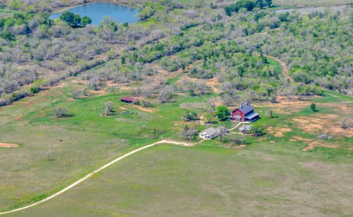 Farm Ranch in Saint Hedwig, Texas, United States 1