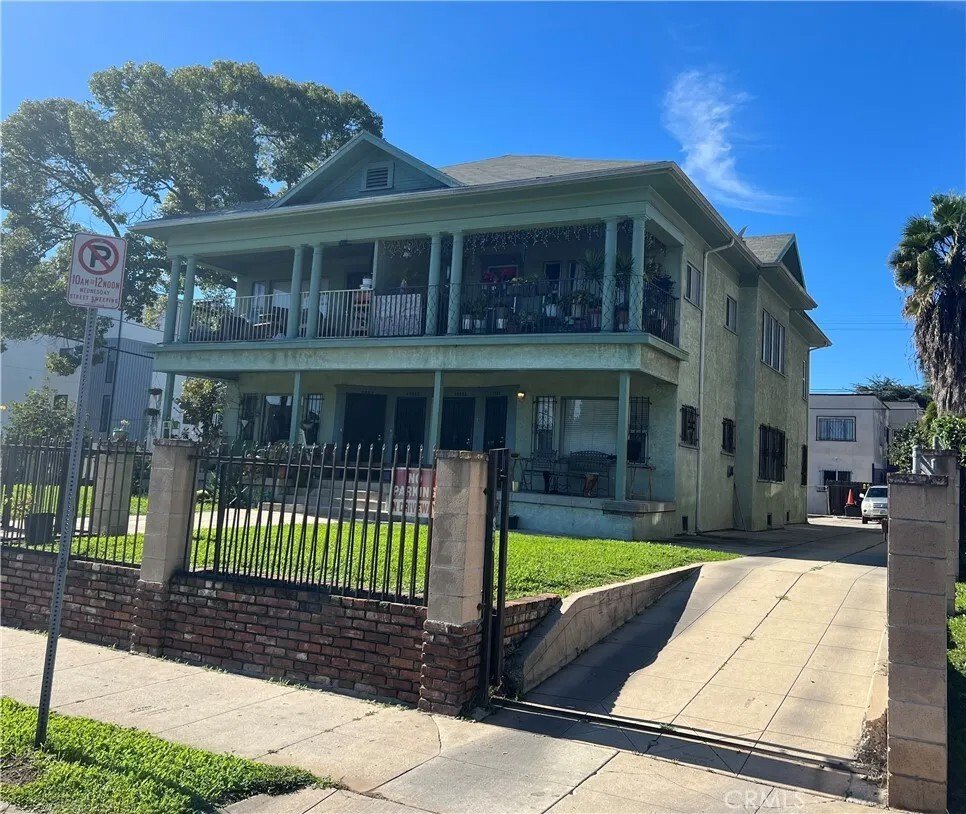 Los Angeles, California, United States 3 - 16899391