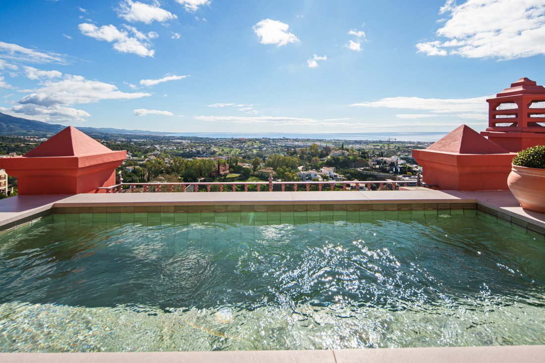 Penthouse in Benahavis, Andalusia, Spain 2 - 18079026