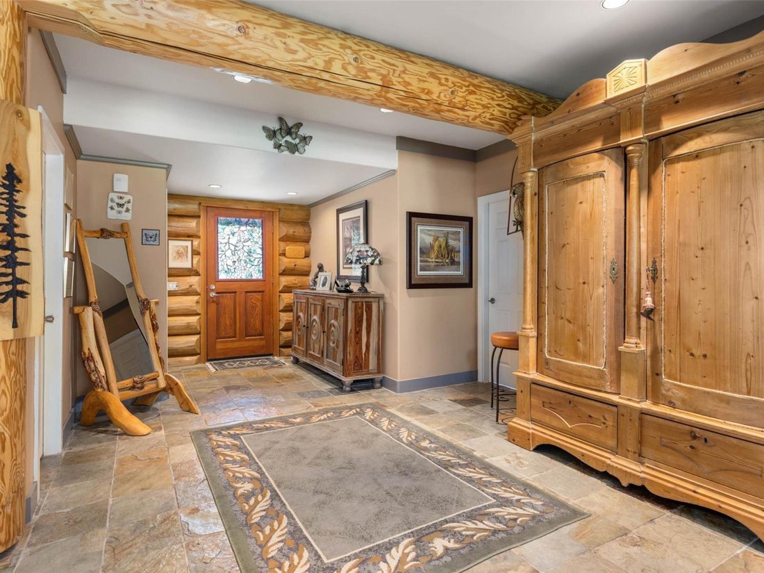 House in Owl Creek, British Columbia, Canada 3 - 18077757