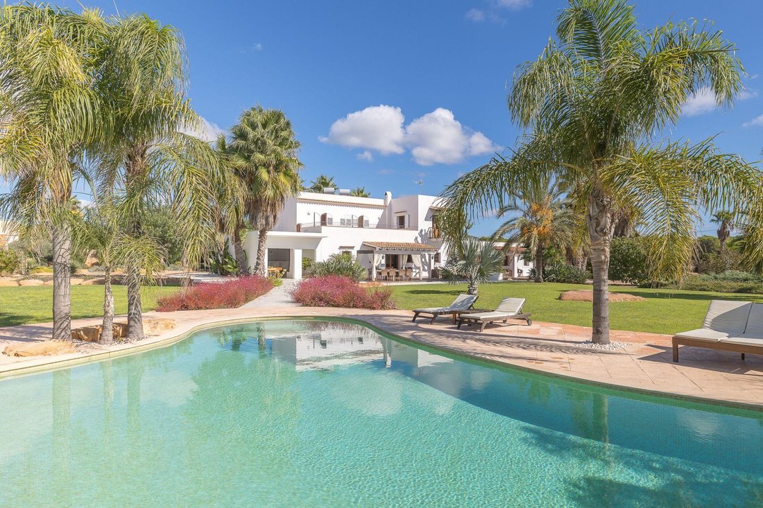 Villa in Sant Carles de Peralta, Santa Eularia des Riu, Balearic Islands 1 - 18071354