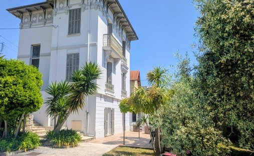 Villa in Plan de Noves, Vence, France 1