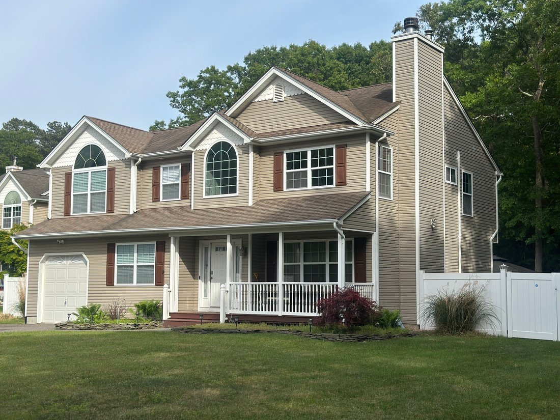 House in Middle Island, New York, United States 1 - 18074026